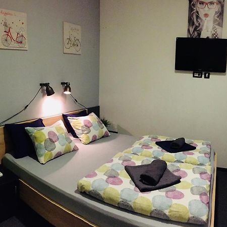 Hostel Chic Zagabria Esterno foto
