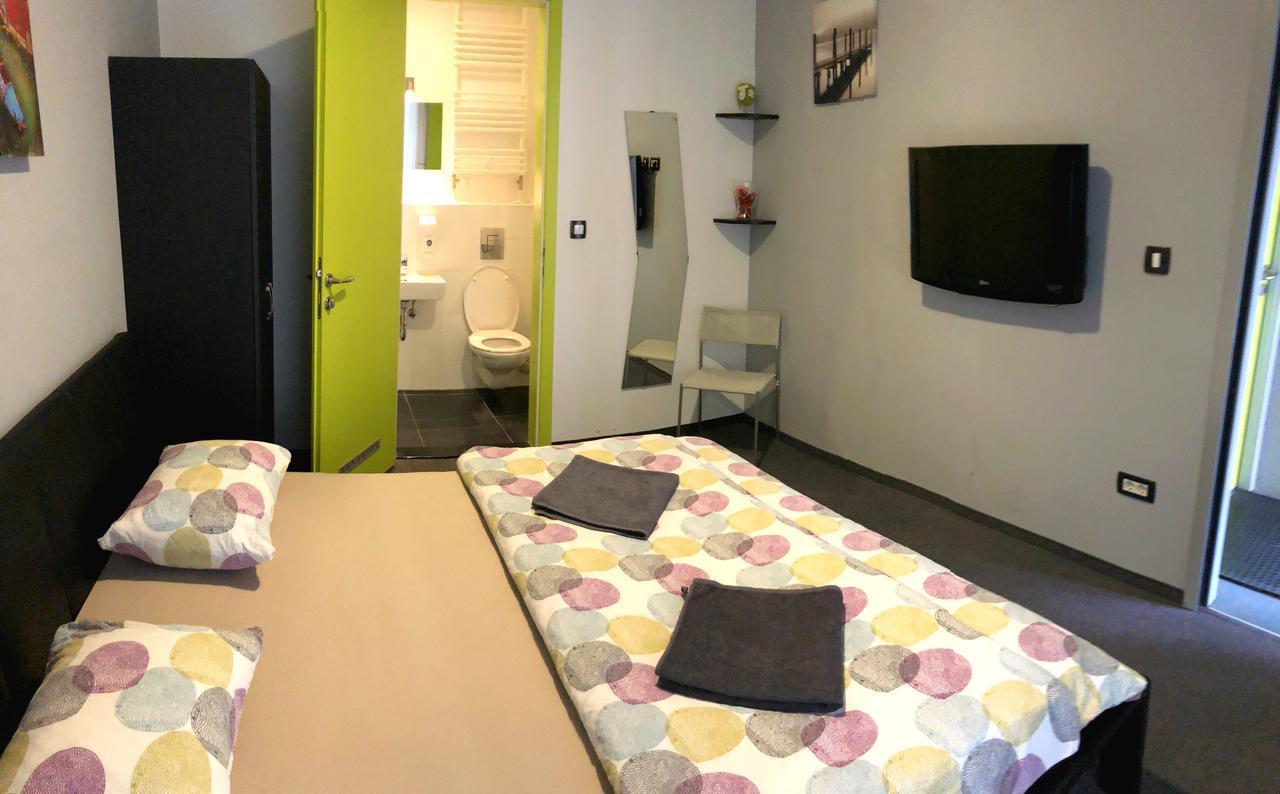 Hostel Chic Zagabria Esterno foto