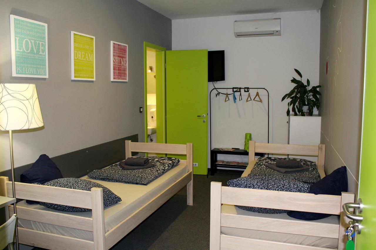 Hostel Chic Zagabria Esterno foto