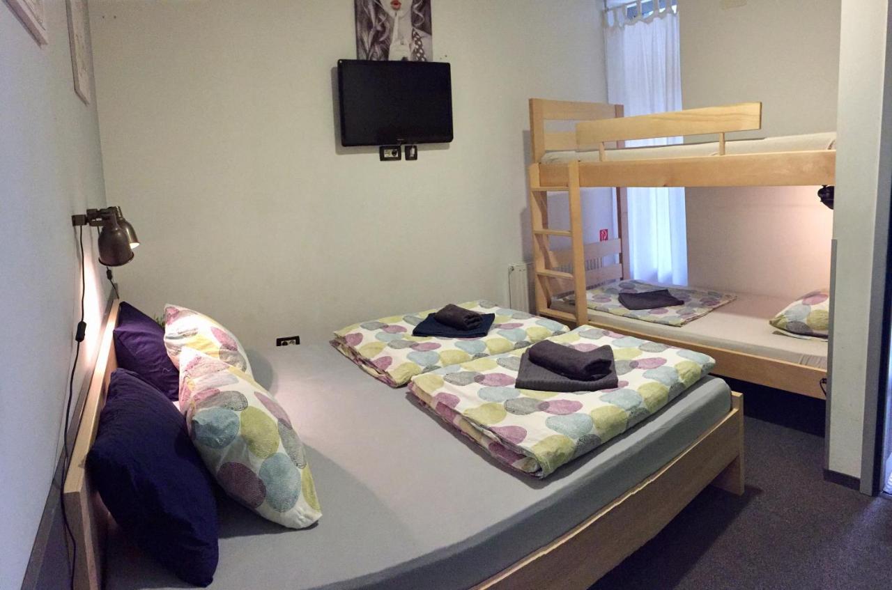 Hostel Chic Zagabria Esterno foto